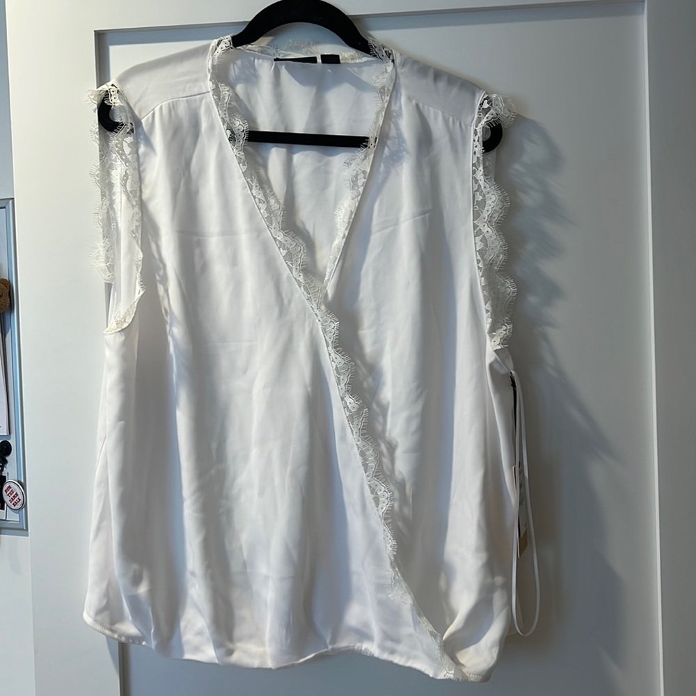 Halogen lace top